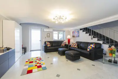 Image de Modern apartment in Chiaia on two levels with panoramic terrace