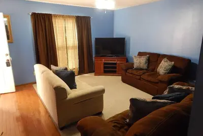 Image de Perfect Fayetteville Stay-cation in Cozy 2-Bed, 2-Bath Townhome