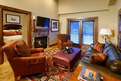 Image de Innsbruck Aspen | Deluxe One-Bedroom Junior Suite 01 w/ Hot tub, Centrally located