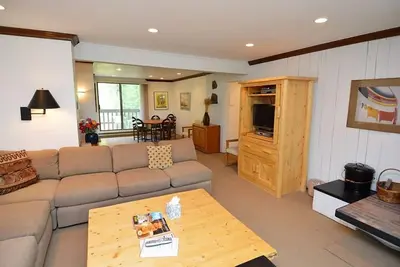 Image de Riverview Unit 8 | All the Essentials Riverside Condo with Access to Pool & Hot Tub