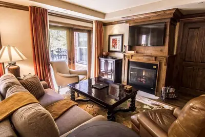 Image de Aspen Mountain Residences 18 | Luxurious 2 Br Residence, 1 Block f/ Gondola, Downtown Aspen Gem