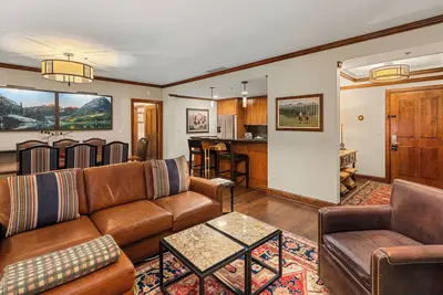Image de Ritz-Carlton Club Unit 8402 | 2 Bedroom Ski-in/Ski-out Condo in Aspen Highlands