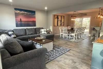 Image de Endless Adventures! Huge Firepit, Pool Table, Sleeps 12, Close to Everything!