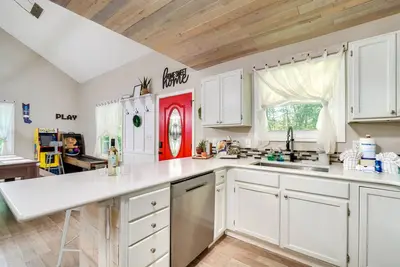 Image de Smoky Mtn Home w/ Hot Tub: 10 Mi to Dollywood!