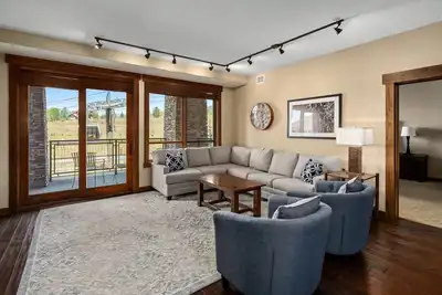 Image de Lupine Lodge, updated, Gondola to sweep you to the Base Area, Pool/Hot Tubs, Amenities Galore!