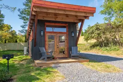 Image de 1 Mile to Downtown West Jefferson Camping Cabin #4