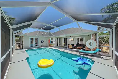 Image de Free Heated Pool, Baby Gear, Shuffleboard, Ev charger, Near beach, Utc mall, Srq