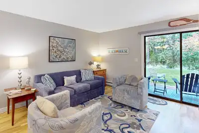 Image de Ocean Edge Resort ground-floor condo with access to pools, hot tub, & tennis