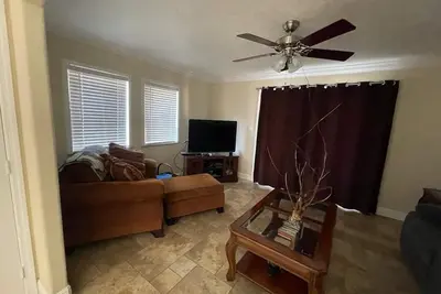 Image de Ocean view from every room, quiet neighborhood family friendly. Bluff view