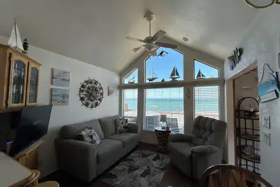 Image de Oceanfront Cabin 9 with Private Jacuzzi &  Awesome Views