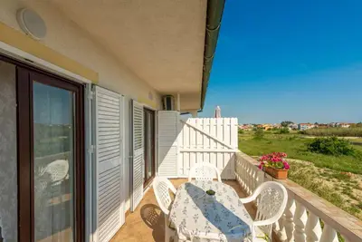 Image de Appartement de vacances pour 4 personnes env. 48 qmà Privlaka, Dalmatie (Nord de la Dalmatie)