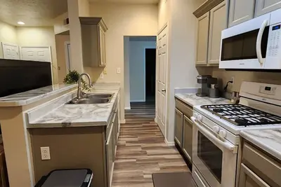 Image de Renovated and relaxing villa 10 minutes from major mall, movies and much more