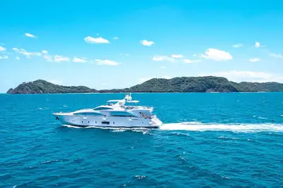 Image de Coastal Elegance: Luxury Yacht in Playa Flamingo