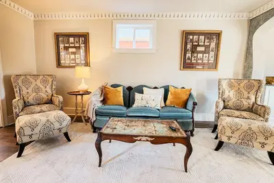 Image de Historic Art District Retreat