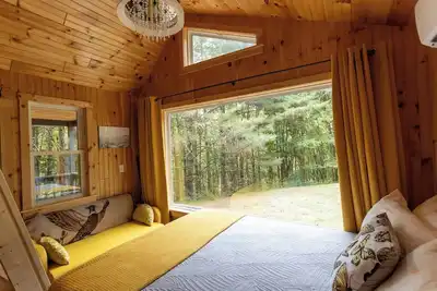 Image de Remote Tiny Cabin/Mountain Hiking/National Forest!