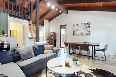 Image de Lakeview Lodge #1 (2-Bedroom Condo) by RedAwning