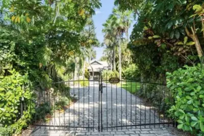 Image de Palm Beach Full Waterfront Paradise