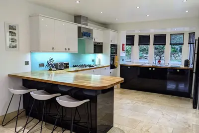 Image de Luxury Detached 4 Bedroom House Semi-Rural Location