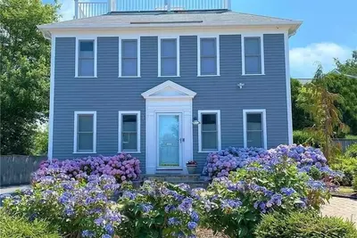 Image de Private Home | Steps to Downtown & Harbor Walk