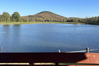 Image de Cozy 2 bedroom cabin on a 20 acre lake