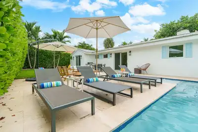 Image de Oceans Paradise~ Private beach~ Heated pool ~Bikes