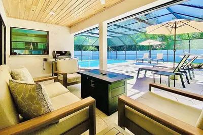 Image de Upgraded Pool Home Just 5 Minutes from Bonita Beach!