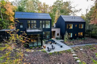 Image de The Birch Bower: Luxury Lakefront Home