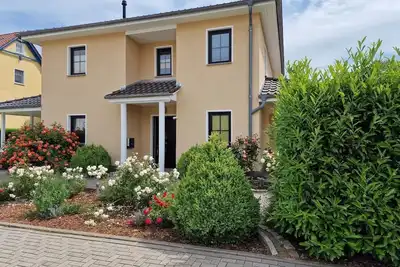 Image de Ferienhaus Fh26 - Großes Ferienhaus mit 3 Schlafzimmern und Rosengarten