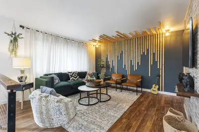 Image de Luxury Living-Kirkland: Stylish Home - Prime Spot!