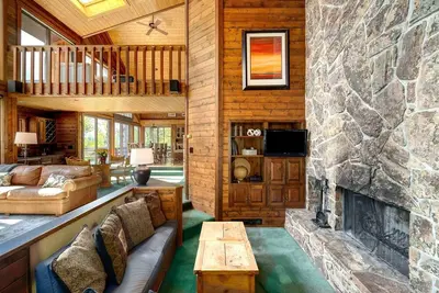 Image de Heavenly Daze is all about location, skiing is just 600ft from the front door!