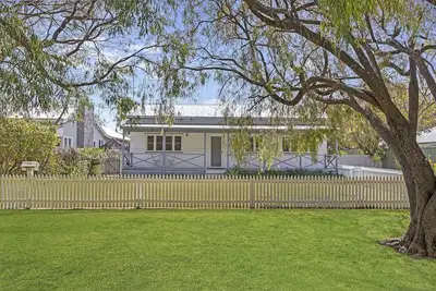 Image de Possum Cottage on Adelaide St, 3 bedroom 2 bathroom walk to beach jetty and town