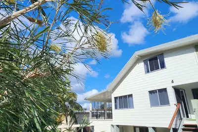 Image de “Acacia” is a modern, spacious 4 bedroom residence with fabulous ocean views. \n\n
