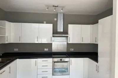 Image de Modern 2 Bed Apartment Next To Station + Parking