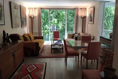 Image de Cozy, modern, balcony and calm - Left bank comfort, close to Luxembourg gardens