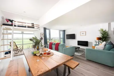 Image de Penthouse 53 Zinc (Sleeps 8) - spacious penthouse apartment with sea views is just a short walk from