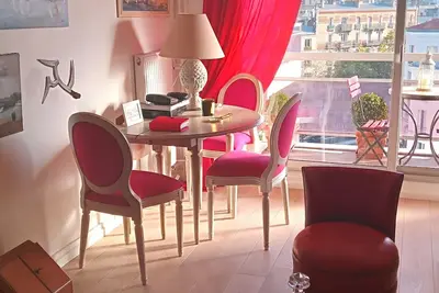 Image de Très beau 2 P lumineux, 7éme étage, Wi-Fi, parking, vue Tour Eiffel.