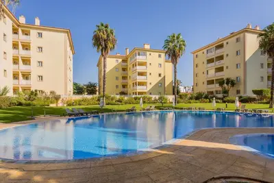 Image de Vilamoura Sunny 2bdr Apartment by LovelyStay