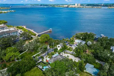 Image de Salty Lime Villa 2 - River view w/ pool on riverwalk, near beaches, pet friendly