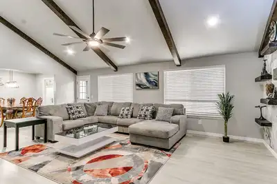 Image de Cozy Family Home With Pool