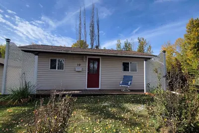 1 Br Private Cottage w\/ Sunset Lake Views