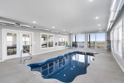 Image de Labor Day Open, Enjoy Private Indoor Pool, Theatre Room & Game Room, Lake Views, Free Daily Tickets!