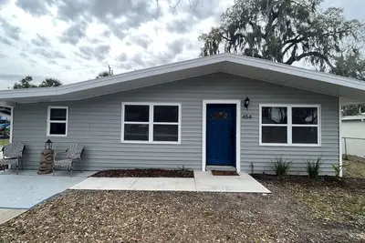 Palmetto Breeze-Coastal Retreat, Pet Friendly! Complete Refresh