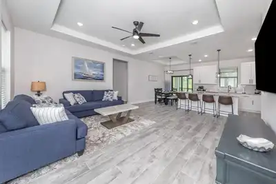 Image de Warm Mineral Springs Brand New Home on a preserve for best privacy!