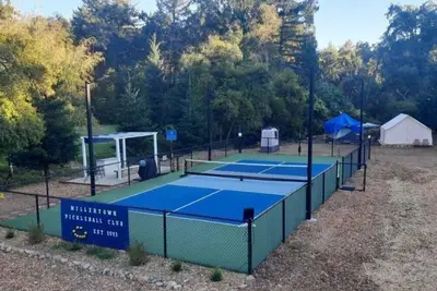 Image de Glow in the dark Pickleball and Glamping in 16x14 canvas tent with Queen setup