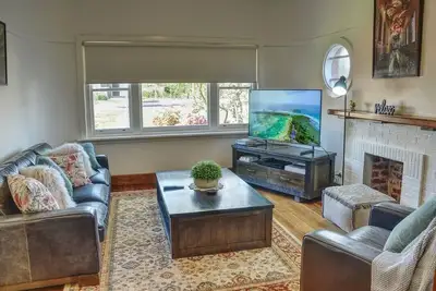 Image de Beautifully renovated, vintage-inspired home in the historic Soldiers Hill.