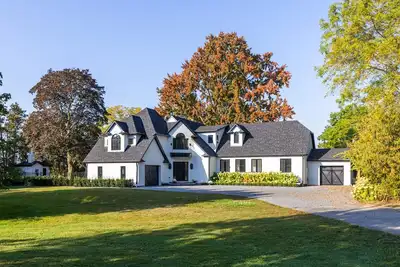 Image de Vineyard Estate by the River with Pool!