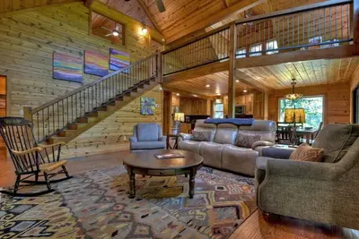 Image de Our Druthers Lake House - dock, hot tub, game room