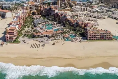 Image de Bisbee Week Black/Blue marlin tourn-on beach 2 bdrm condo. In the heart of Cabo!