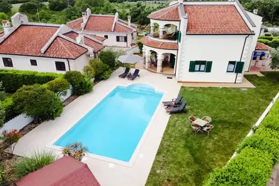 Image de Villa Sophie, Atemberaubenden RĂĽckzugsort fur 8 Personen mit Pool und Meerblick\n