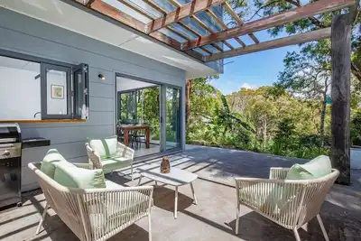 Image de Beach Meets Bush at Expansive Treetop Oasis